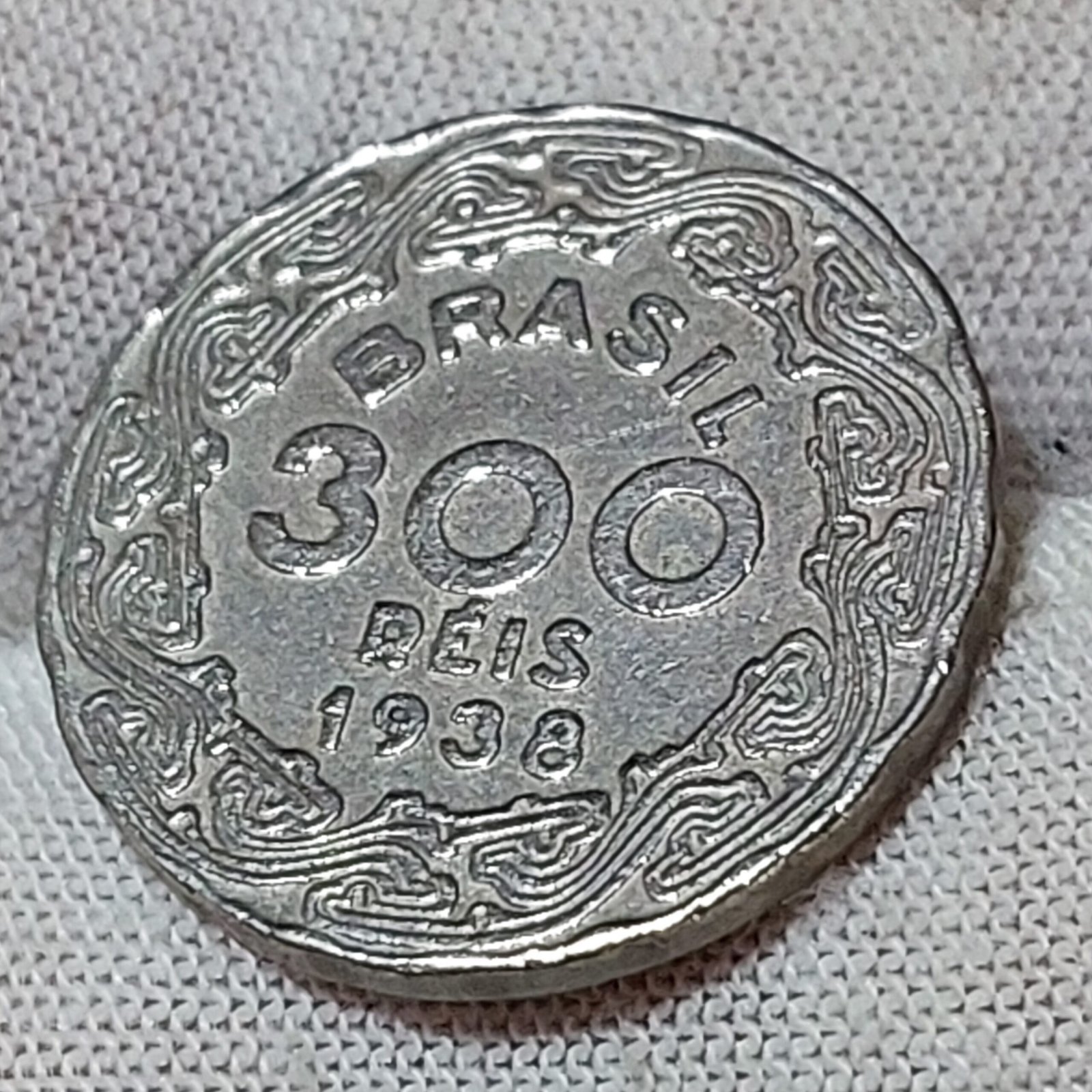 Moeda de 300 Réis Ano 1938 - Getúlio Vargas - Imagem 5