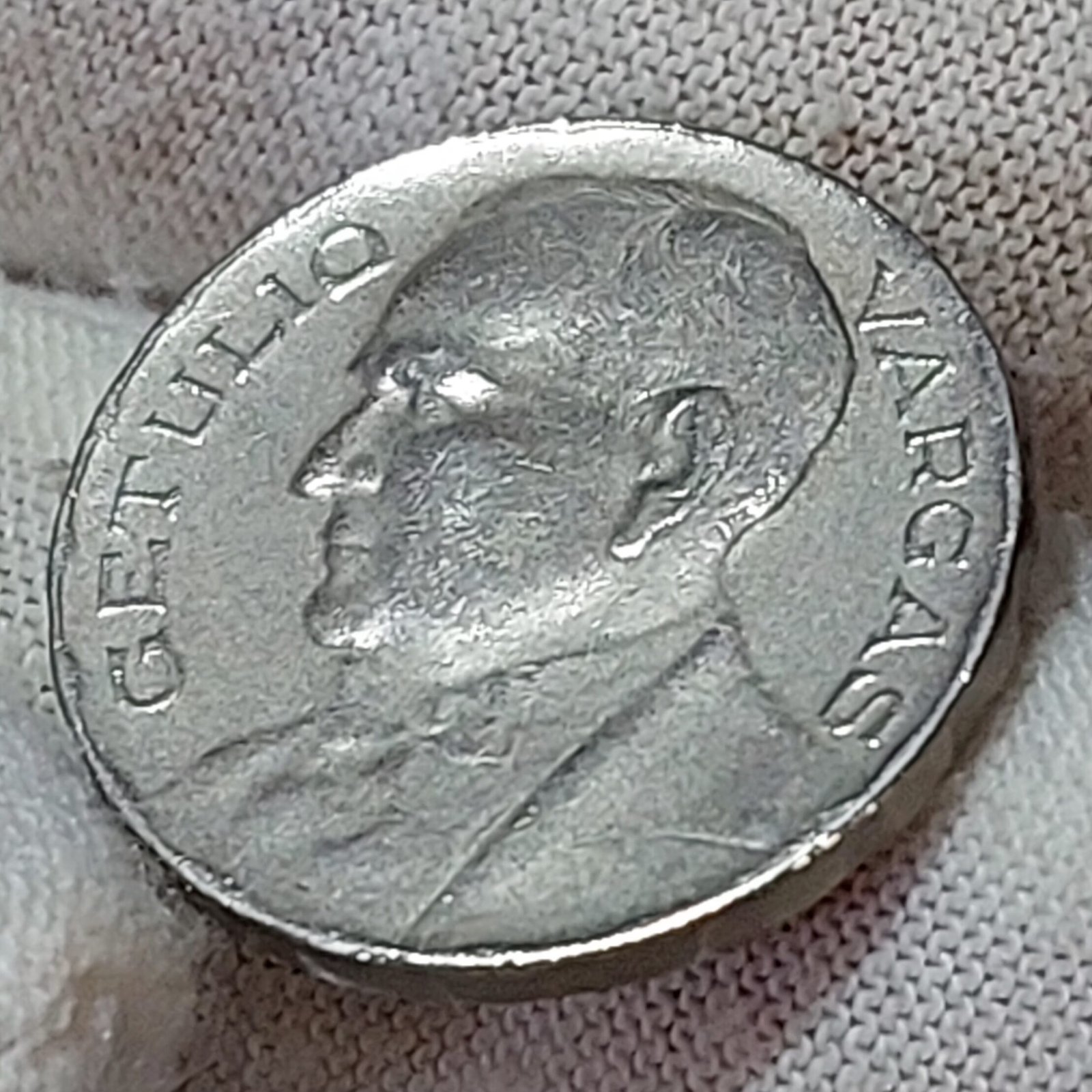Moeda de 300 Réis Ano 1938 - Getúlio Vargas - Imagem 6