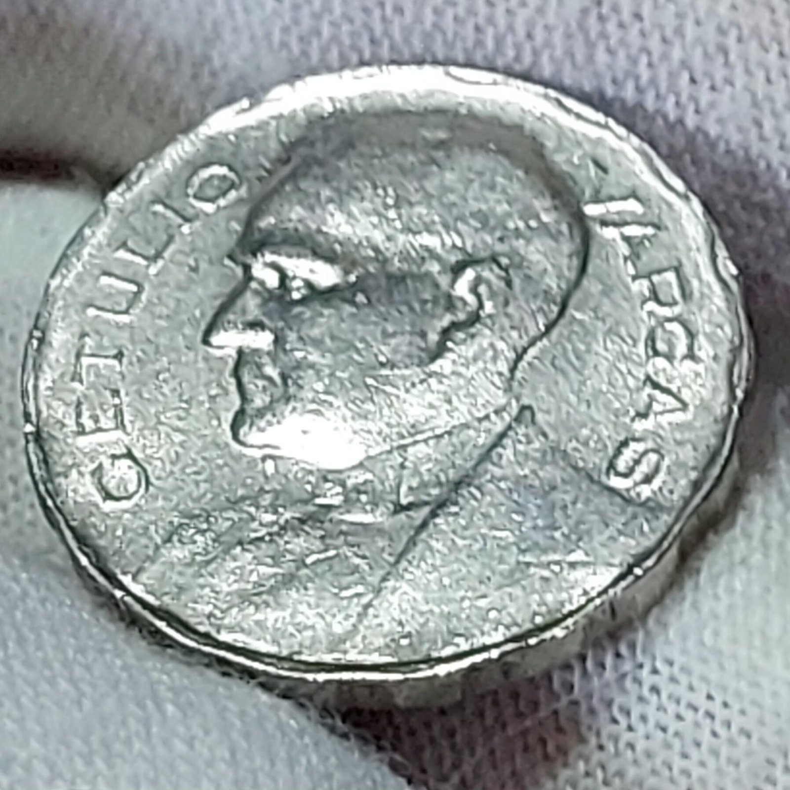 Moeda de 200 Réis Ano 1938 - Getúlio Vargas - Imagem 4