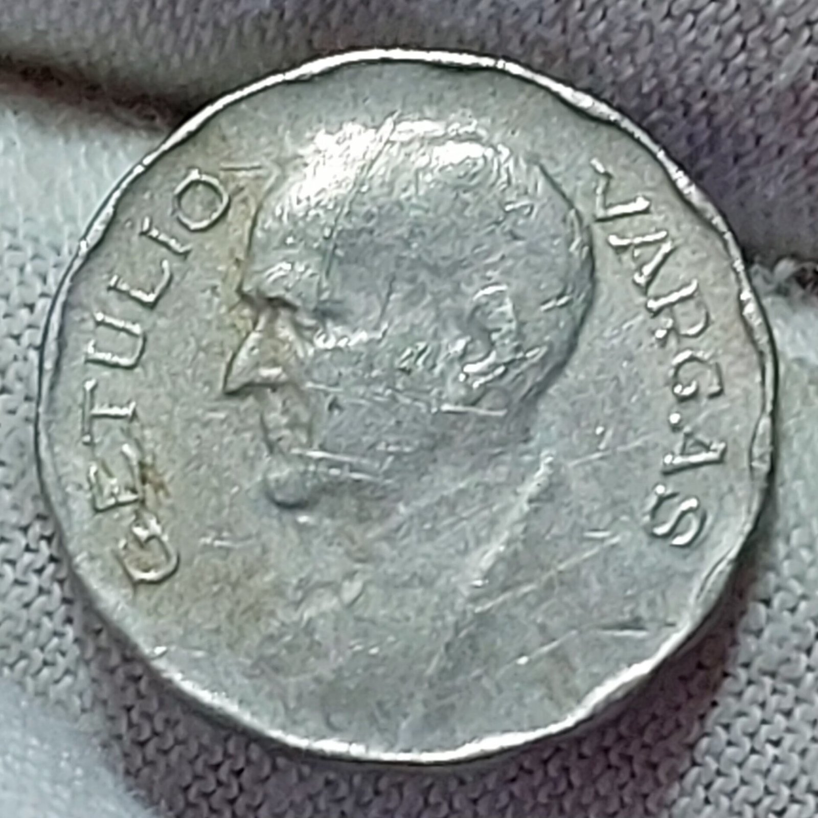 Moeda de 100 Réis Ano 1938 - Getúlio Vargas - Imagem 4