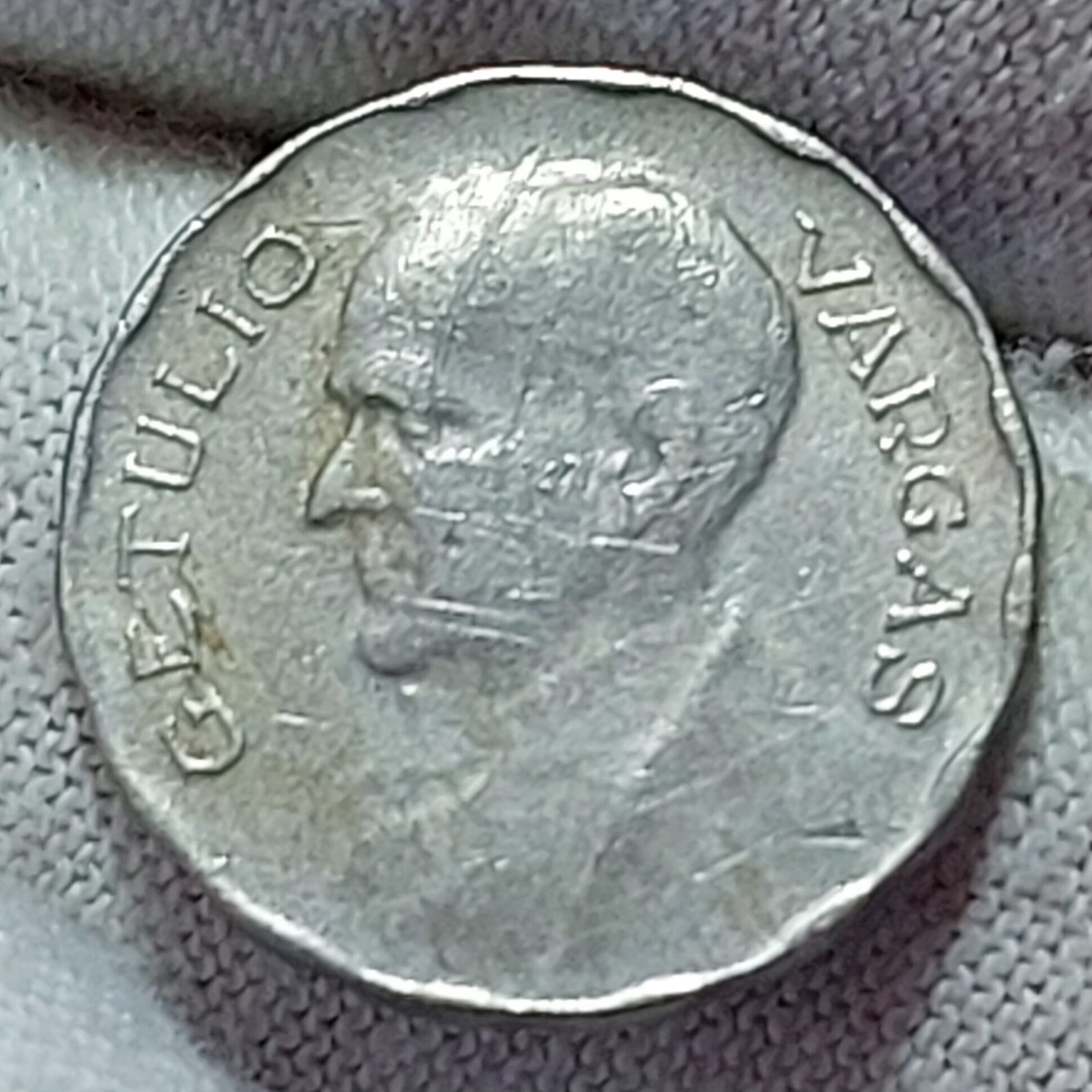 Moeda de 100 Réis Ano 1938 - Getúlio Vargas - Imagem 2