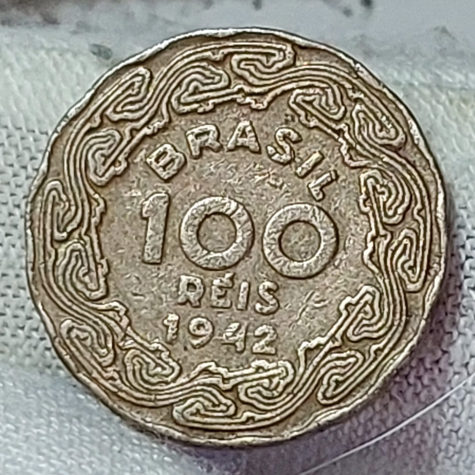 Moeda de 100 Réis Ano 1942 - Getúlio Vargas - Níquel Rosa