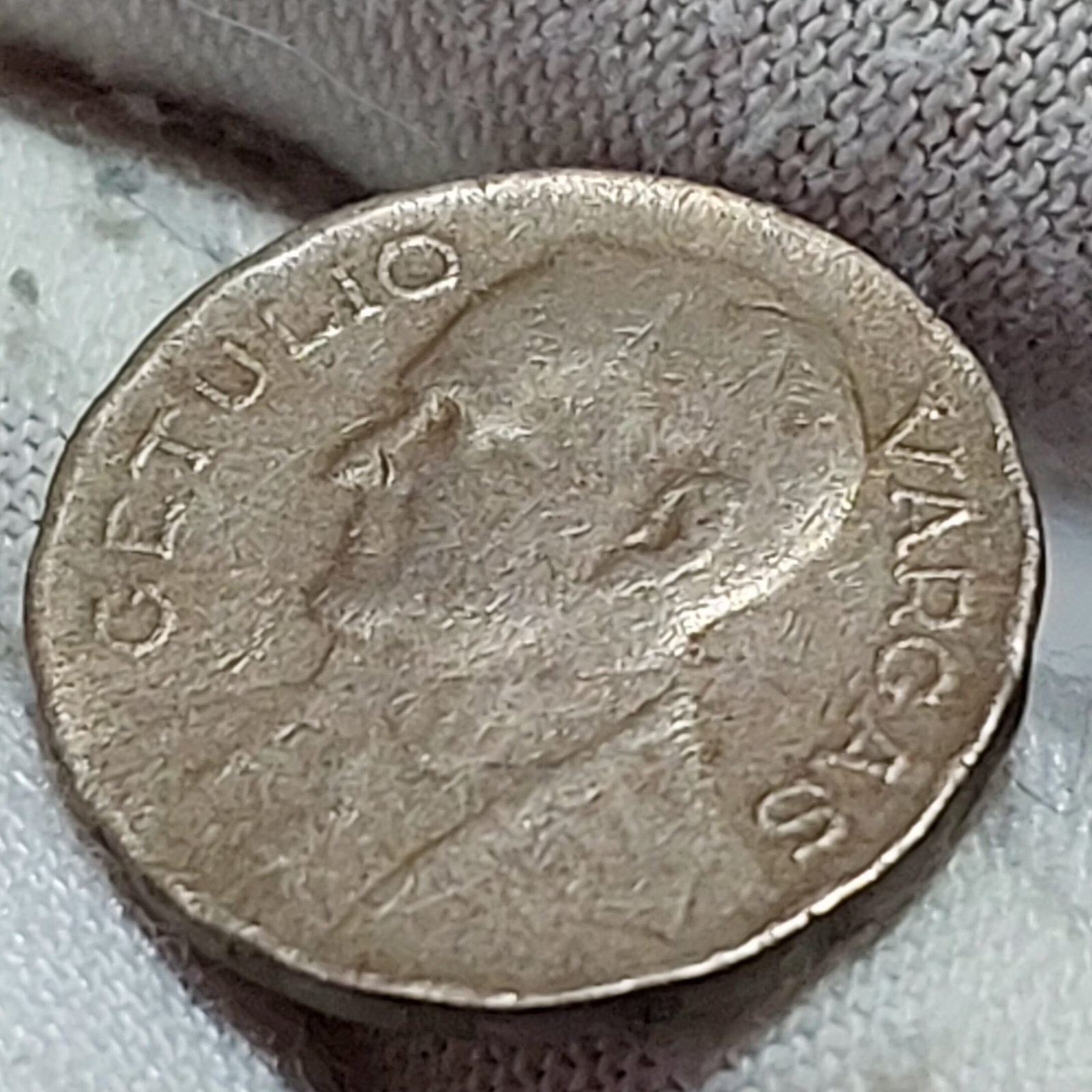 Moeda de 100 Réis Ano 1942 - Getúlio Vargas - Níquel Rosa - Imagem 4