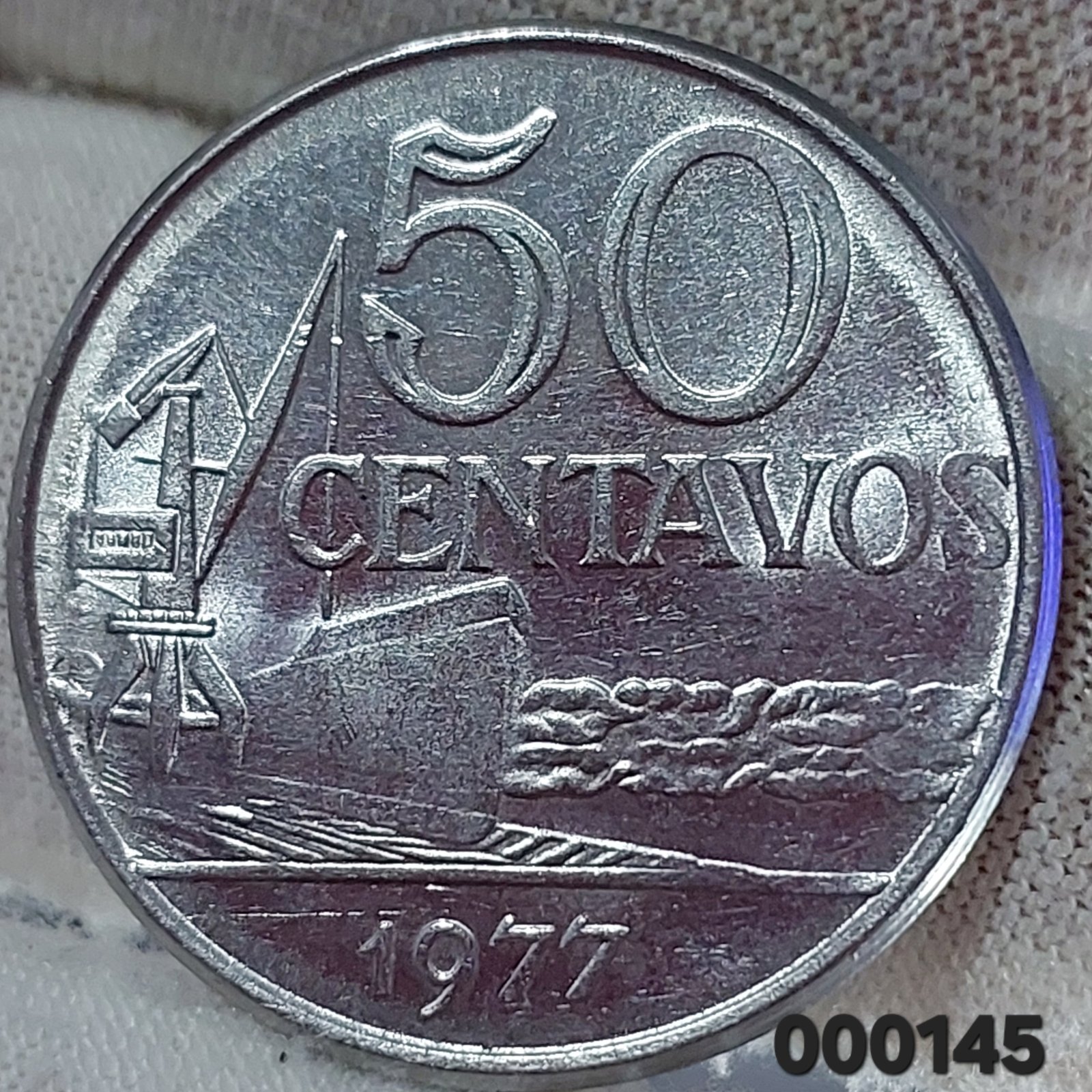 Moeda de 50 Centavos Ano 1977 - República do Brasil - Flor de Cunho