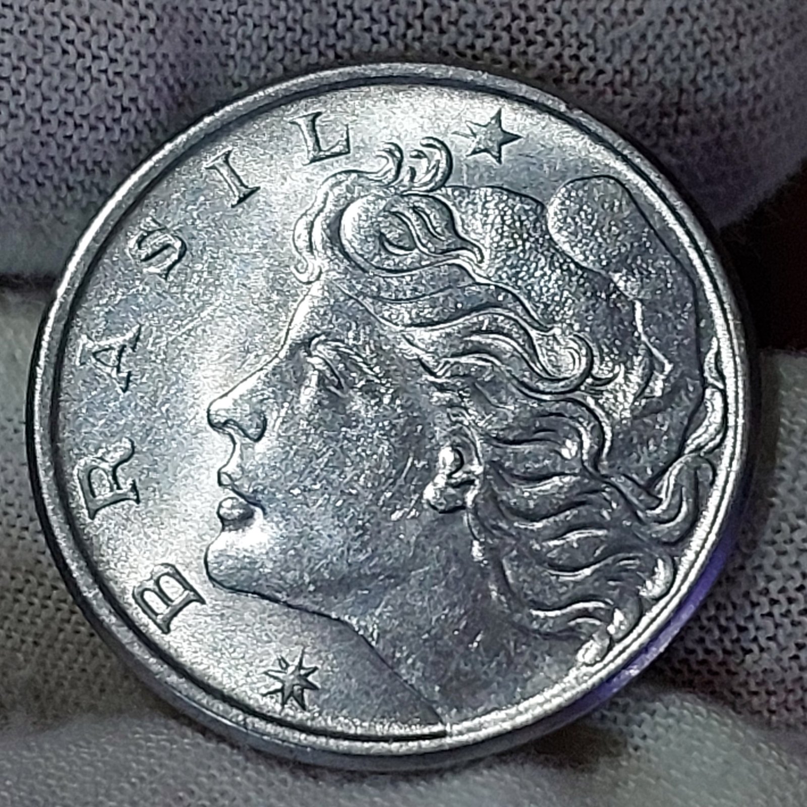 Moeda de 50 Centavos Ano 1976 - República do Brasil - Flor de Cunho - Imagem 4