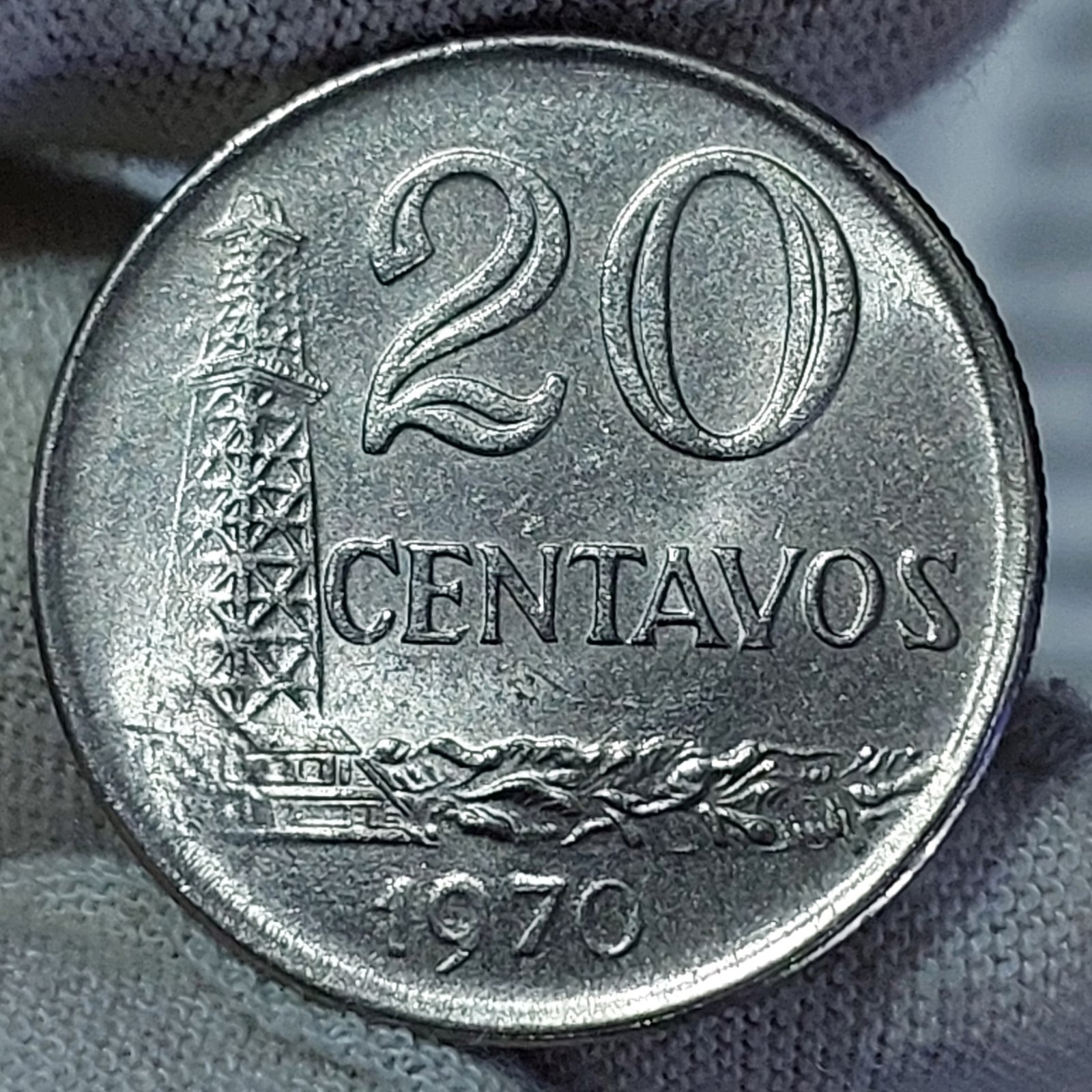 Moeda de 20 Centavos Ano 1970 - República do Brasil - Flor de Cunho - Imagem 5