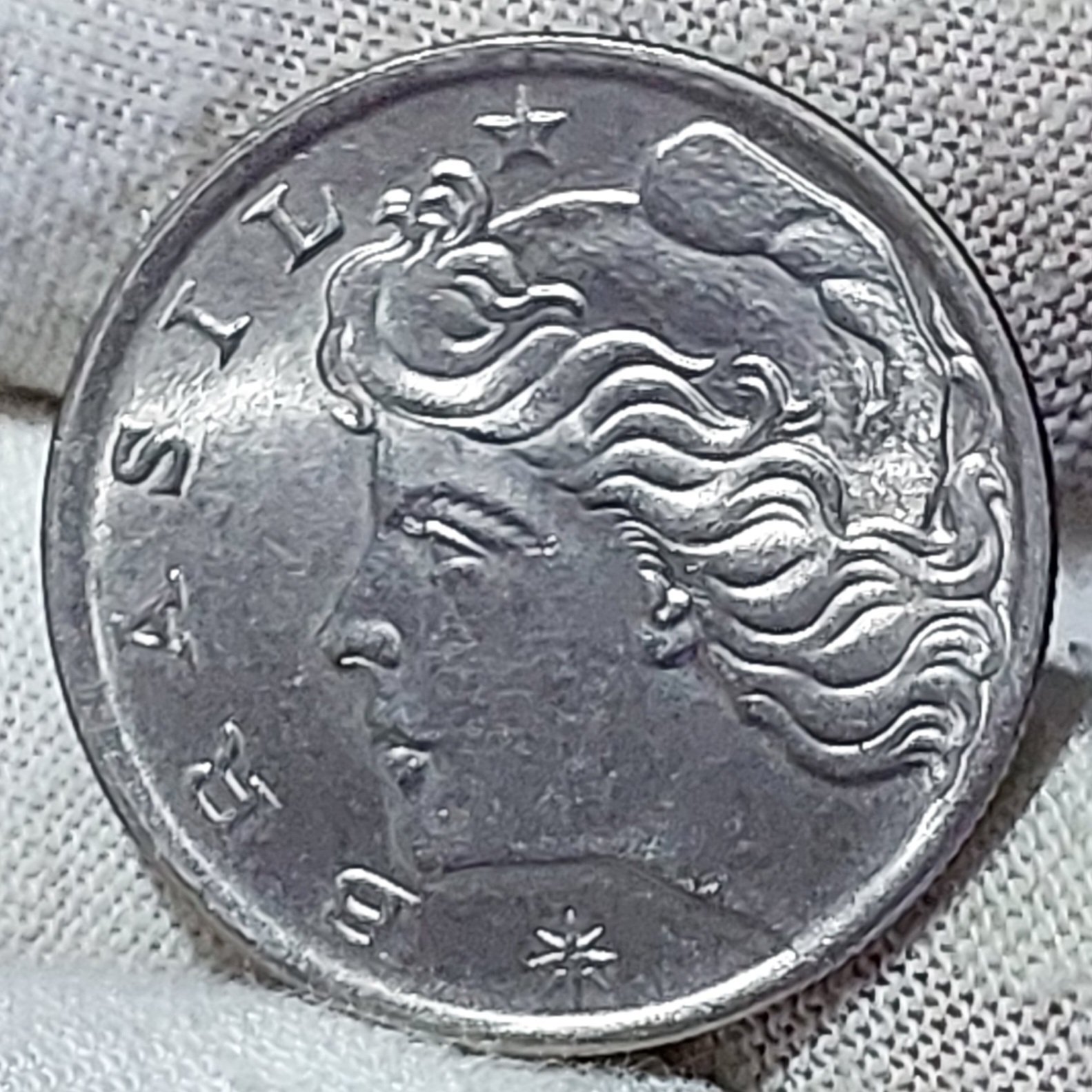 Moeda de 20 Centavos Ano 1970 - República do Brasil - Flor de Cunho - Imagem 4
