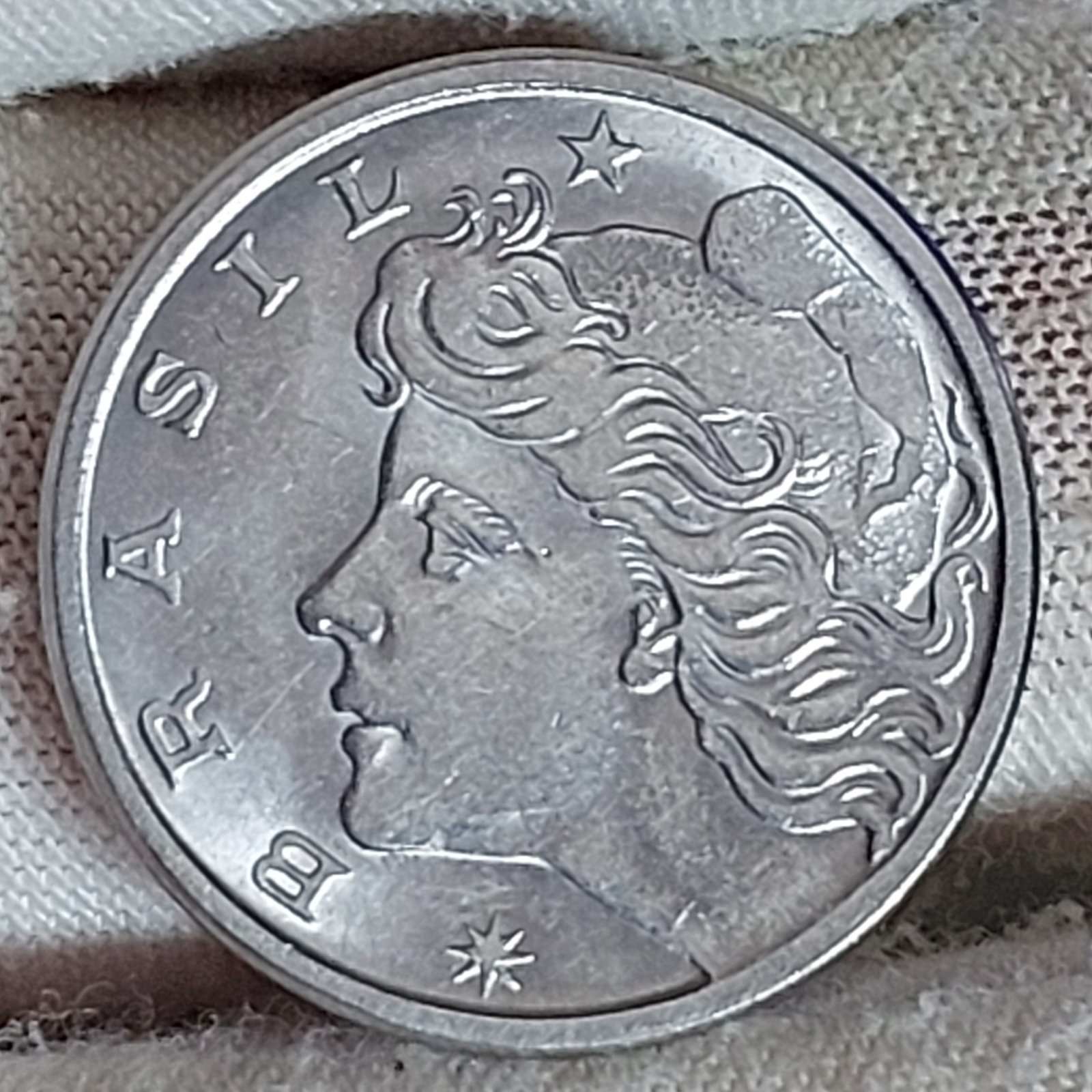 Moeda de 10 Centavos Ano 1979 - República do Brasil - Flor de Cunho - Imagem 4