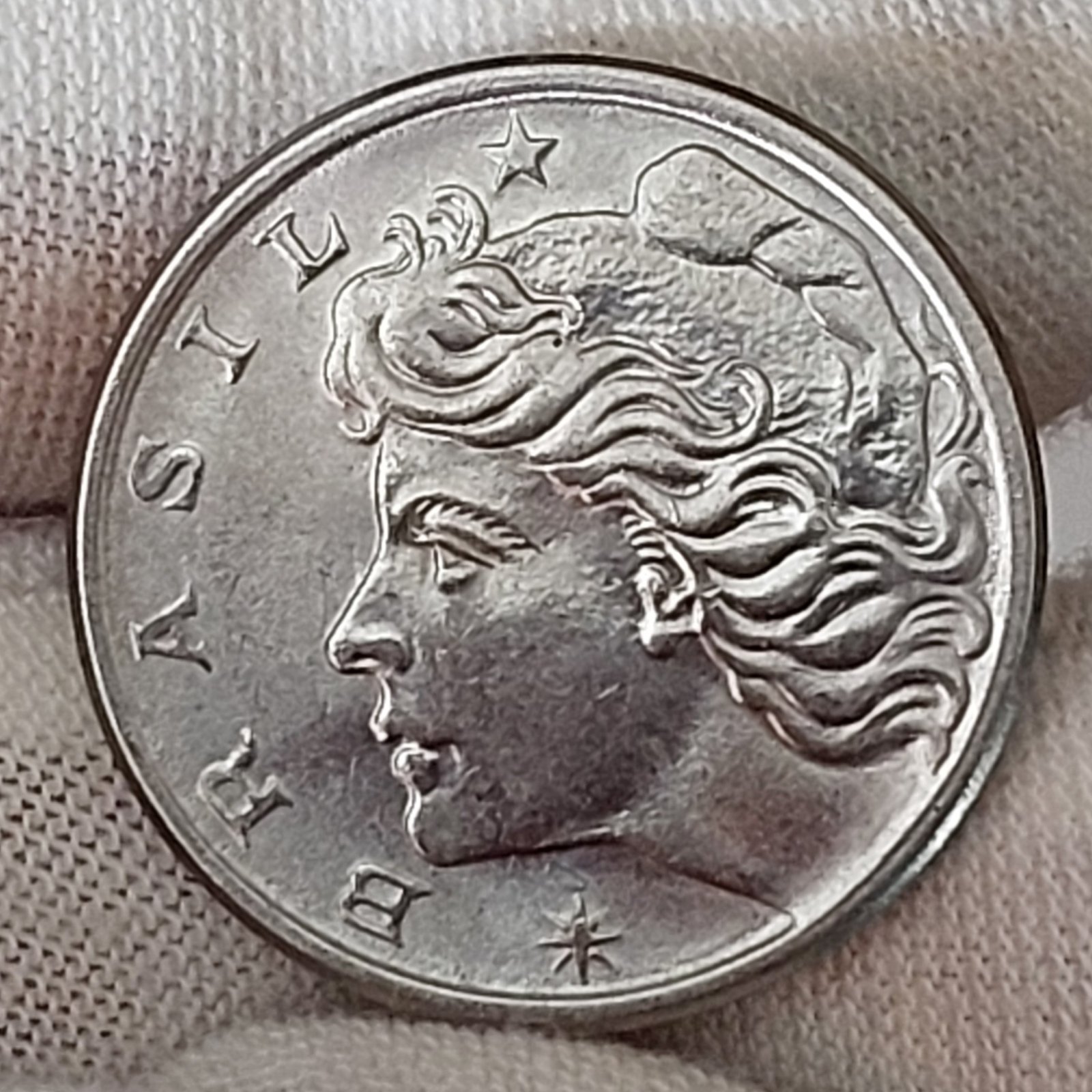 Moeda de 10 Centavos Ano 1974 - República do Brasil - Imagem 4