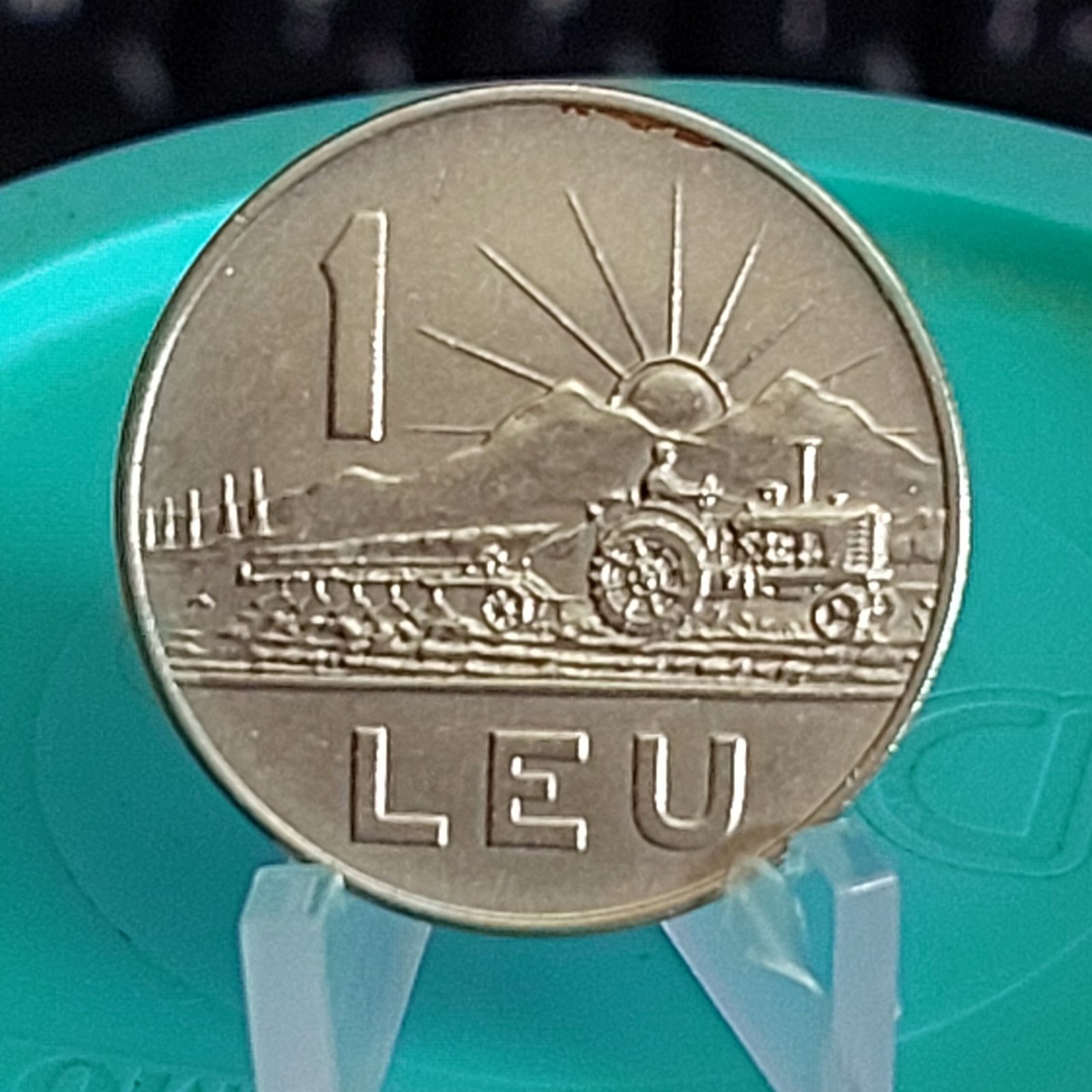 Moeda de 1 Leu da Romênia Ano 1966 - Diâmetro 24 mm - Imagem 3