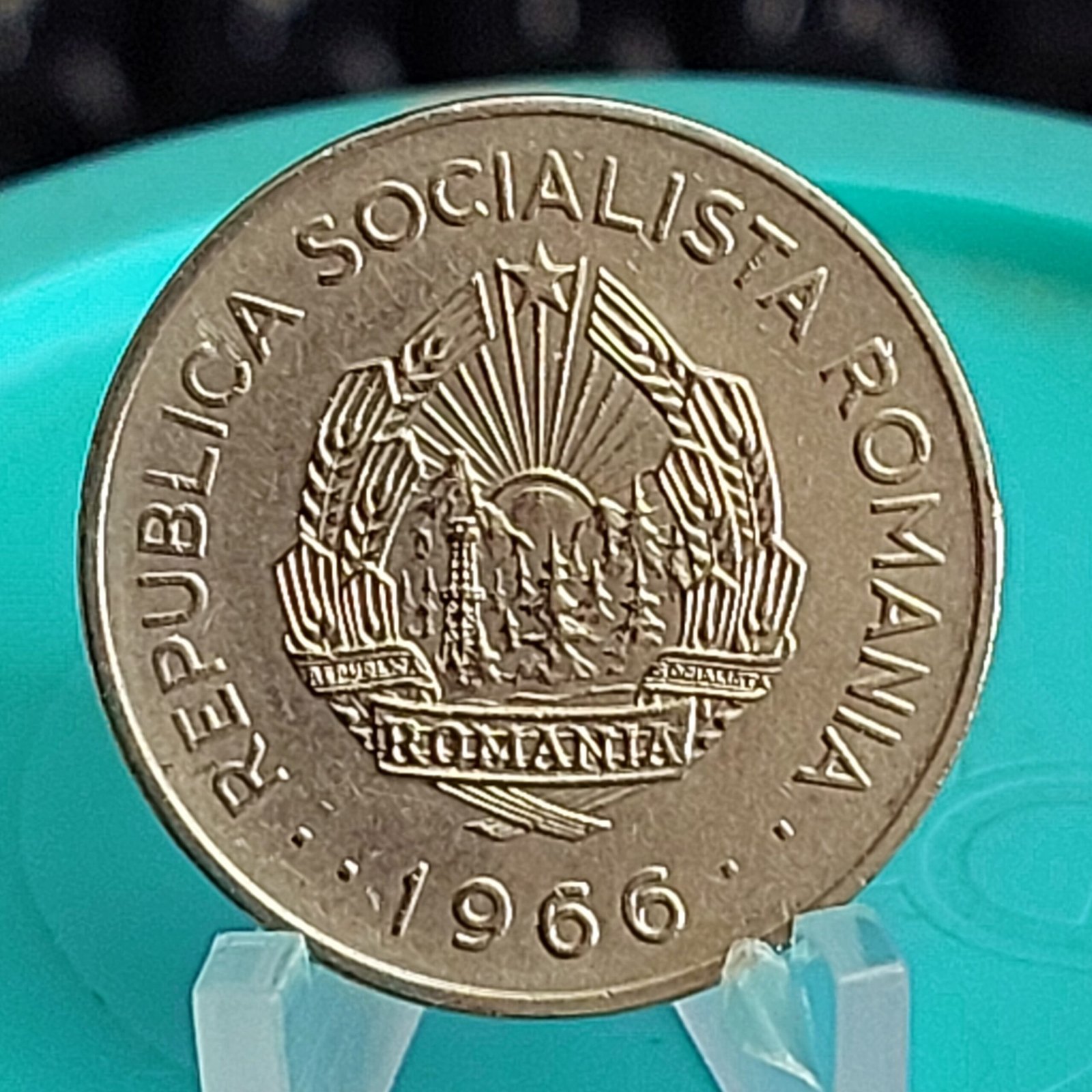 Moeda de 1 Leu da Romênia Ano 1966 - Diâmetro 24 mm - Imagem 4