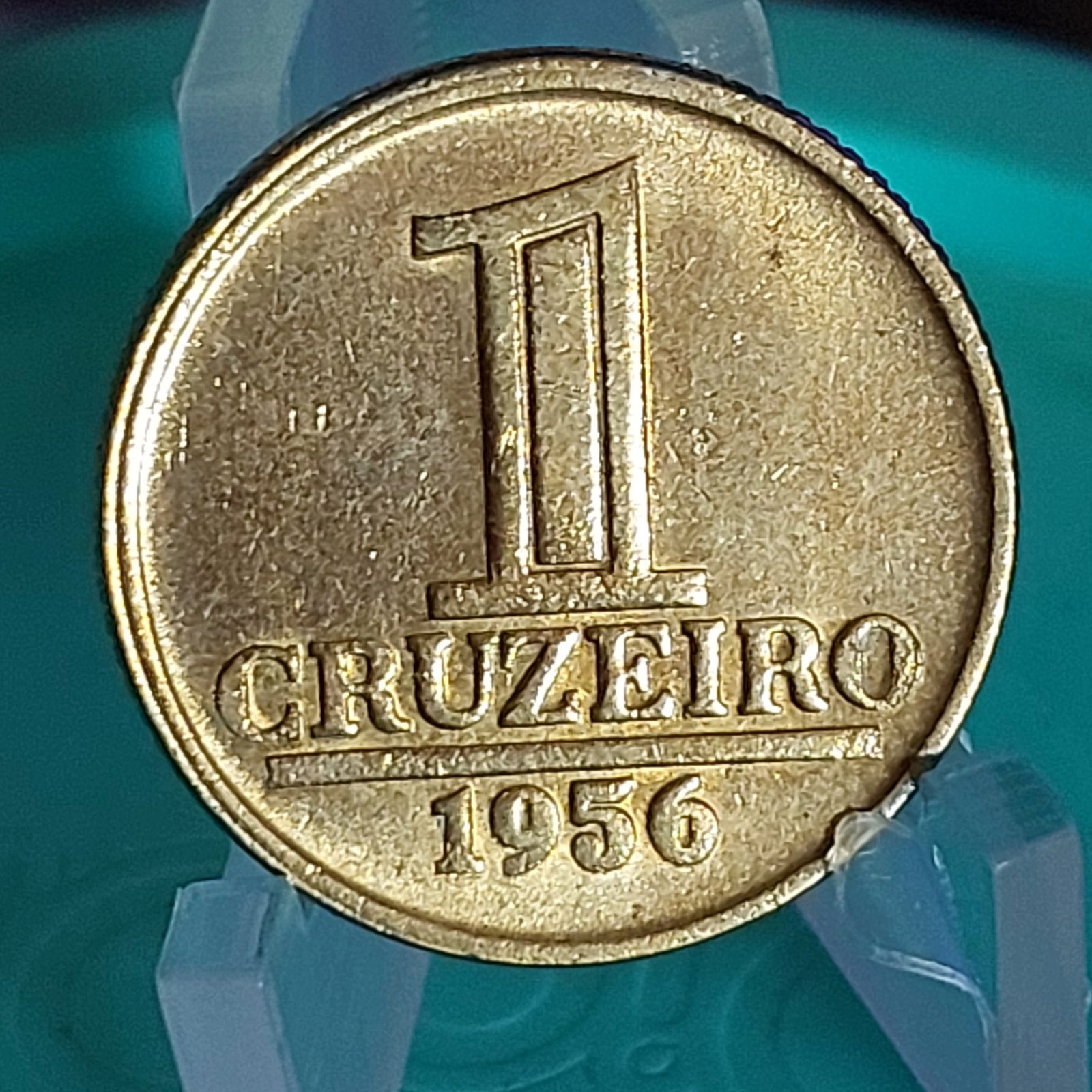 Moeda de 1 Cruzeiro do Brasil Ano 1956 - Armas da República - Módulo Menor - Imagem 3